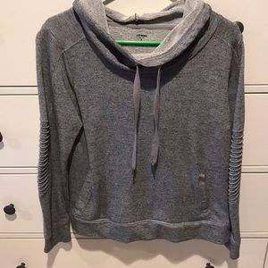 SOLD✨ Steve Madden cowl neck sweatshirt